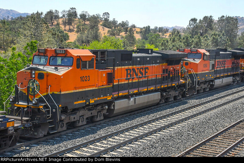 BNSF 1023